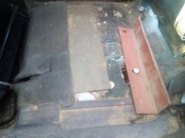 Оторвало от кузова рычаг держащий колесо - закрутим в салоне