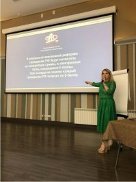 Т.е. молодой человек должен прийти на работу где в его трудовой будет записано сборщик огурцов? А что это ему даст в будущем? Я умею собирать огурцы, сажать, удобрять, поливать и т.д. А нах это нужно в жизни? Это не проф. рост и набор опыта - это время потраченное зря. Пахать надо как папо Карло, а зп у молодого и неопытного работника меньше 30р. Т.е. чтобы достичь большей зп надо эту тупую и однообразную работу еще и работать несколько лет подряд? Отупеешь в край 
А сисадмин - это очень широко понимаемый термин, который проще заменить "компьютерщик". По сути людям нужен чел который с компами на ты. И опять же сисадмин может собрать огурцы, а вот сборщик огурцов вряд ли заменит сисадмина ИМХО