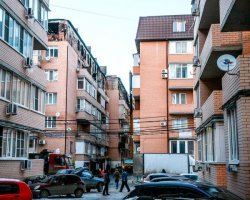 Да причем тут вода,плотность застройки запредельная,о чем думали когда квартиры покупали?