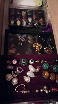 Как хранить ювелирные украшения, чтобы они не терялись