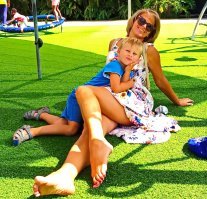 Внешность обманчива. Моя жена с детства в самбо,ну и потом 15 лет на тренерской. Женился при условии,что в старости бить не будет :-) Да и она тоже Сибирячка