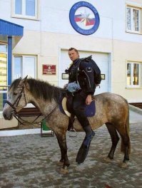 Именно поэтому «сухпай с пиццей» долгое время был шуткой   примерно как «конный водолаз». (С)