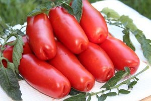 До кучи. Томат сорт называется "Забава"