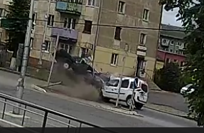 Метра два будет