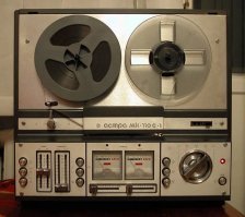 А у меня вот эта сказка, 1983года выпуска и до сих пор в строю!!!