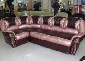 Никогда не кладите пьяных одиноких друзей на такие диваны