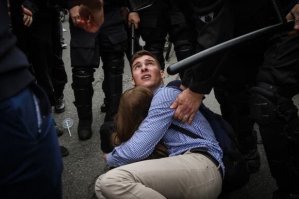 Челябинских детей нарядили в форму ОМОНа для разгона митингов