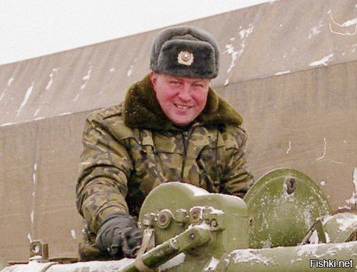 Слышу Т-62, вспоминаю полковника Буданова Юрия Дмиьриевича. Он доказал, что и устаревшая машина в умелых руках командира может быть разящим оружием для врага.