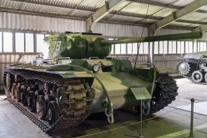 Есть еще один типа КВ-85 в Патриоте
там 85 мм пушка в штатной башне КВ-1С.