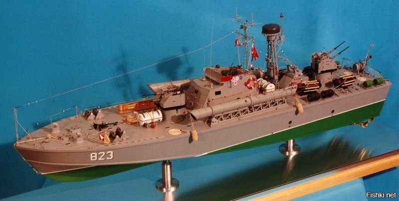 Судомодельный.
Плавающая модель ТКА проекта 183 "Большевик" 1986-89 года
Фото похожей модели.