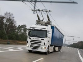 Конечно странно. Поезд на водороде. Я был уверен, что у немцев всё электрофицированно. Видимо и у них есть "тёмные" места. Но почему тогда грузовики на водороде не делают, а тянут электричество по автобанам...