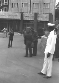 У Zотова, вообще, что не история, то шедевр. Советую его страничку в мордокниге.
Во времена моей учебы 1988-92 гг., у нас на т.н. "специальном факультете" в военном училище учились курсанты со всех частей земного шара. Особенно дружили с кубинцами и чехами.