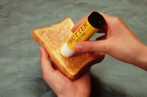 А по-моему - гениально.
Бутеры не только с маслом делают.