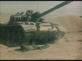 Там снимали Т-55 израильские перевооруженые на английские L7 105 мм.
А вот Т-62М с бровями Ильича в "Афганском изломе"
А это собрат из "Груз 300" фильмы сняты почти в одно и то же время.
А это мой любимый фильм "Атака" там простые не модернизированные Т-62
фильм "Комбаты"  про офицеров танкистов  где были то же Т-62