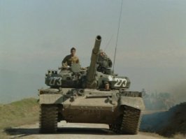 Там снимали Т-55 израильские перевооруженые на английские L7 105 мм.
А вот Т-62М с бровями Ильича в "Афганском изломе"
А это собрат из "Груз 300" фильмы сняты почти в одно и то же время.
А это мой любимый фильм "Атака" там простые не модернизированные Т-62
фильм "Комбаты"  про офицеров танкистов  где были то же Т-62