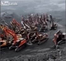 Эт чё, очередь на конкурс "Экскаваторщик года"?