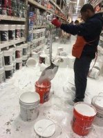 Когда берут рафшанов на работу, экономя на оплате труда.