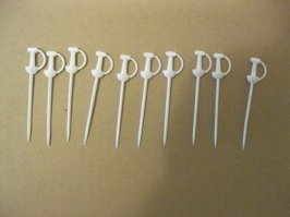 а такими можно было и в зубах поковыряться и в мушкетёров поиграть..