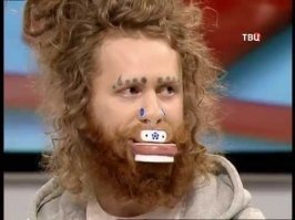 Автору таких соседей не хватает, видимо. Отношения, опять же, наладить можно, контакты...