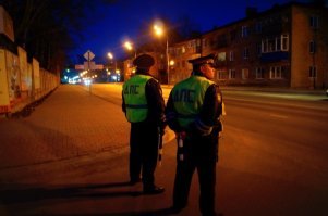 Мрачные и загадочные существа на тёмных российских улицах