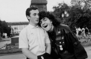 А есть лохматые девочки похлеще, еще и к мужикам клеются марамойки  :)