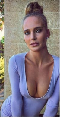 Ну....Ок...А чем на пример это выделяется ? :) У вас в жизни часто встречались телки с сиськами на животе а не на груди, где им положено быть ? :)