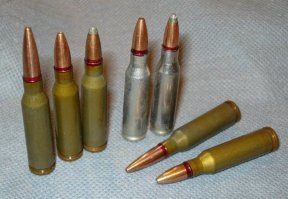 Я не Просперо из "трех толстяков", и не охотник прям, 
но легальные нарезные стволы у меня есть и я немного понимаю.

Мало того что автор идиот, так он еще где-то откопал статейку еще большего дебила и выложил ее тут...

1. На стартовом фото ОХОТНИЧЬИ патроны калибра 7,62 с оболочечной (полностью латунная оболочка) и полуоболочечной (свинцовый кончик) пулей. 
В боевых патронах не бывает свинцовых сердечников, у них, у простых, сердечник стальной или у специальных - зажигательный, или трассирующий или ... продолж сам. Дозвуковые еще есть. 
Но боевые патроны в охотничьих магазинах не продаются. И за их хранение - статья.

2."Действительно, пуля калибра 5.56 при попадании в тело наносила страшные ранения, связанные с тем, что проникнув на глубину 10-12 см, она переворачивалась, и ее донная часть, разлетевшись на мелкие фрагменты, наряду с гидродинамическим ударом, поражала внутренние органы" ... 
... пуля переворачивалась, и ее донная часть, разлетевшись на мелкие фрагменты... 
какая донная часть??? пуля это не кукла барби - у нее нет донной части, распадающейся на фрагменты!

3. "происходит смещение свинцовой рубашки", "пуля, имея прочную стальную оболочку" ... 

я комментировать дальше не буду 
это бред даже не наркомана. 
это ребенок малолетний писал, причем умственно отсталый.