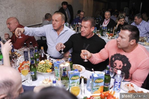 Великий Дориан Ятс тоже долго "гробил" свое здоровье



А потом познал суть бытия и стал нормальны человеком!


Водка возвращает людей к нормальной жизни