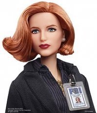 К 25 летию "Секретных материалов"компания выпустила кукол-агентов.Сходство с актерами налицо.