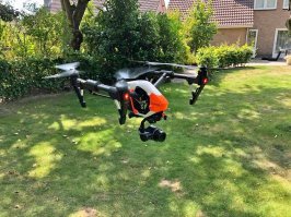 Если хорошее и что бы нормально было то советую DJI 450 или фантом 3 4k . Остальное и стоит дорого . 4к я поставил щас на продажу .