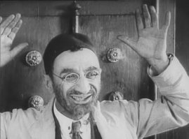 Таки они сгазу сдаются.