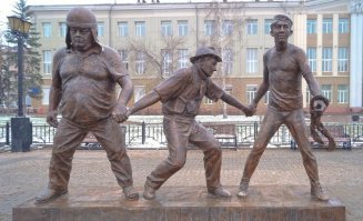 Ну, на памятник у метро С. Бодров все-таки не наработал.
А так, памятники персонажам, это отличная традиция: