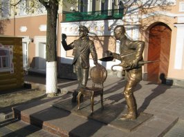 Ну, на памятник у метро С. Бодров все-таки не наработал.
А так, памятники персонажам, это отличная традиция: