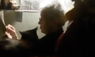 Мой перс "Симба", на руках у Мамы, помогает разгадывать сканворд.  Прожил 14 лет.