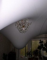 Сиськи с кулончиком.