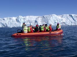 Потом складные версии ледоколы взяли... рыбаки, браконьеры, менты и т.д.