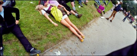 Пьют они там далеко не только пиво. А крепкий алкоголь тоже. Мешают всё это с пивом. Итог всегда один.
