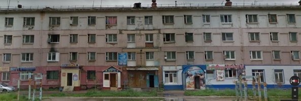 Природа поди красивая. Особенно в левом верхнем углу.

И дворики уютненькие, домики такие опрятные...
Спасибо, но нет.