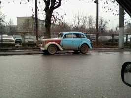 На улице как-то увидел.