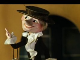 Инвалид-колясочник сбил двух пожилых женщин с ног и скрылся