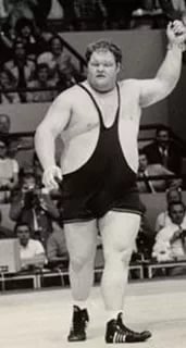 Это Крис Тэйлор. А здесь самозванец