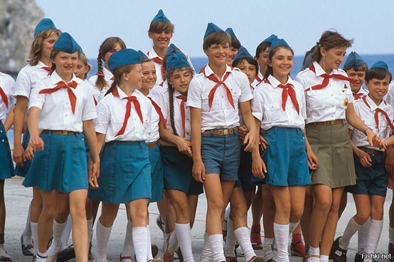 Фишки нет, сайт педофилов...
Удивляют комментарии под постом. 
Нарядили детей в нижнее белье, накрасили как проституток и неожиданно старые запутинцы-дрочуны ничего страшного в этом не видят...ну-ну...черносотенное быдло оно такое...неудовлетворенное... 
Нормальные дети в нормальной стране вот так выглядят: