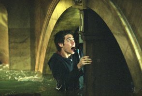 Вспомните фильм Послезавтра когда герой Джейка Джилленхола звонил отцу.
Если вырубится сотовая, то как это единственная связь.