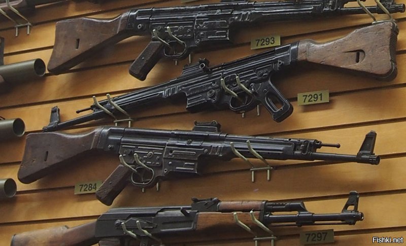 Тогда уж автомат Федорова.
У АК-47 от  МР-44  нет ничего кроме общей схемы  газоотвода ( Штурмгевер не является его первооткрывателем) на пружину и коробчатого магазина. А вот  от АС-44 многое.
Спасибо надо сказать фирме Роle в Магдебурге за 7,9 mm Kurzpatrone 43 от которого ведет свою прямую линию 7,62Х39  и бе з чего не было бы ни АС-44 ни АК-47.