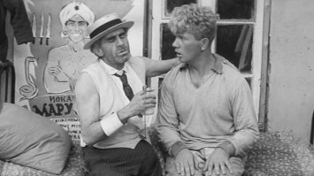 Нет Вы поехайте в Киев и спросите кем был Паниковский до революции.. Шедевр!