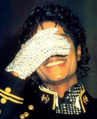 Археологов озадачила 3500-летняя бронзовая перчатка