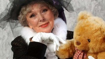 История Золушки: 30 сентября актрисе и звезде театра Сатиры исполняется 93