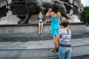 Не нужно просить прохожих нажать на кнопку!