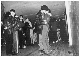 "Ручейки" и "Огоньки". Хроника школьных танцполов