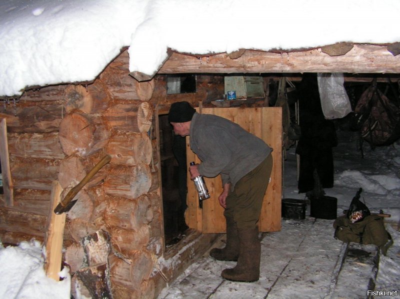 В избушке зимой